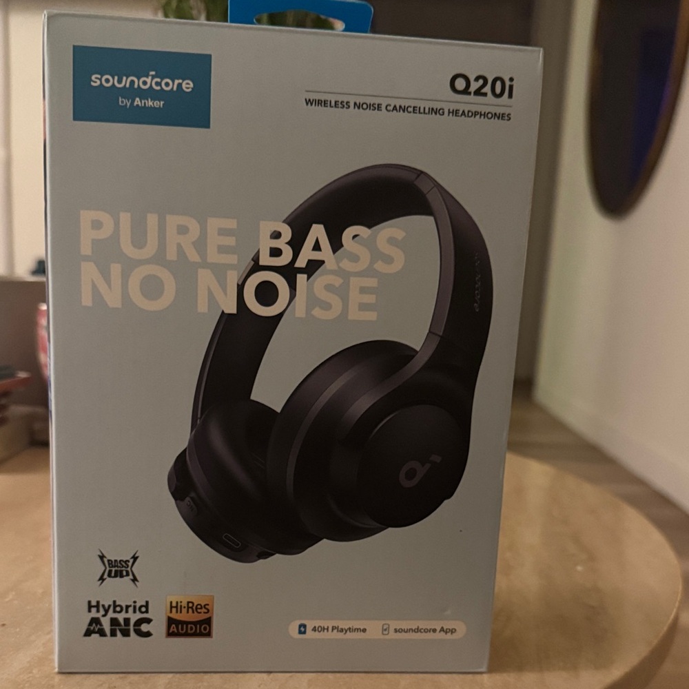 NWT SOUNDCORE BY ANKER Q20i Wireless Noise Cancelling Headphones - Black